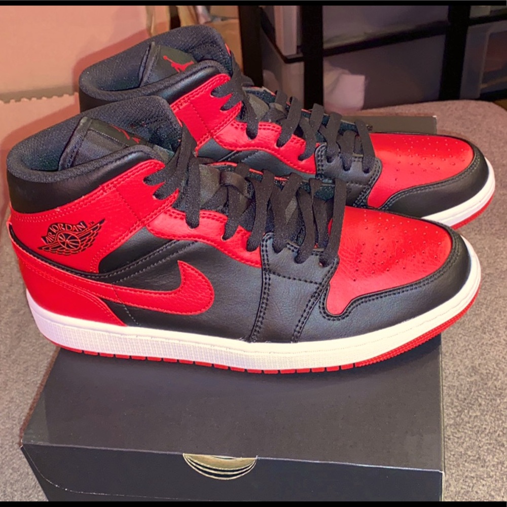 Jorden 1 mid banned size 9.5